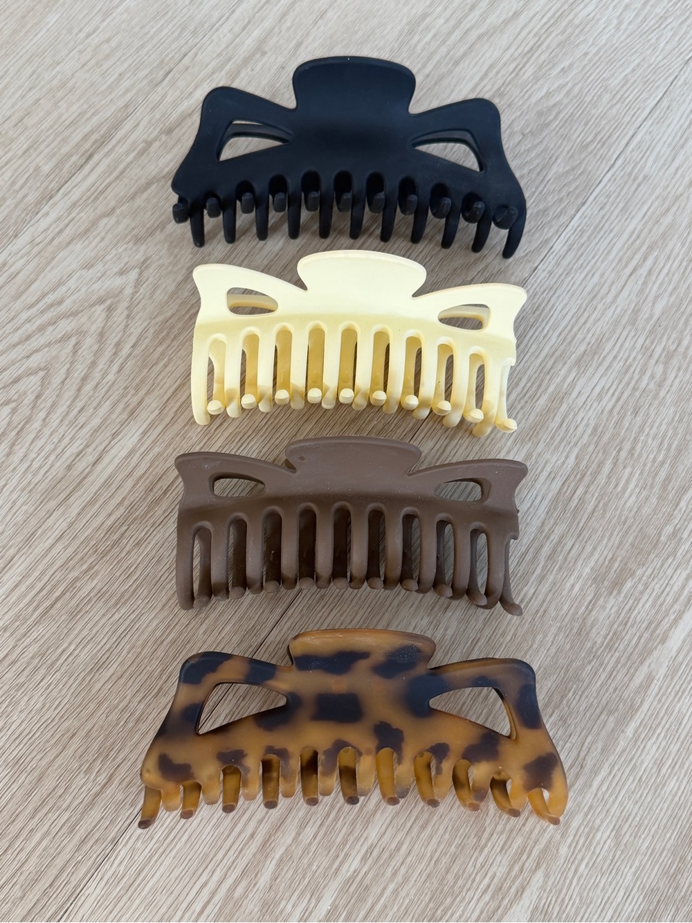 Set of 4 Plastic Hair Jumbo Claw Clips Matte Finish Black Cream Brown Tortoise